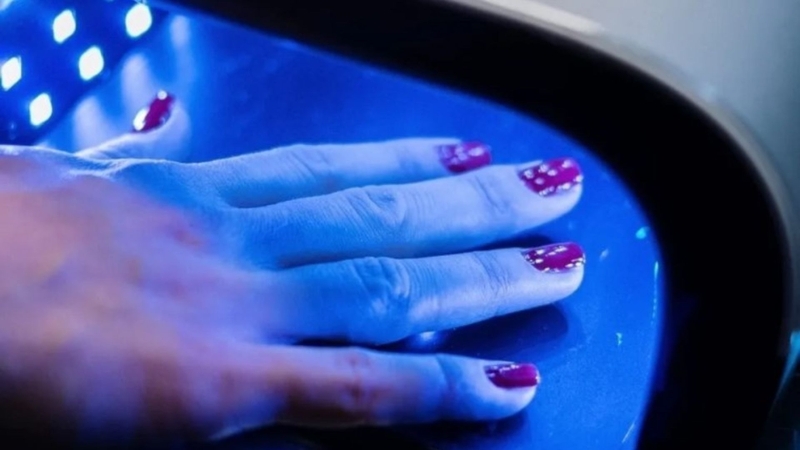 Đèn UV Nail Loại Nào Tốt? Chọn Công Suất Chuẩn 2026