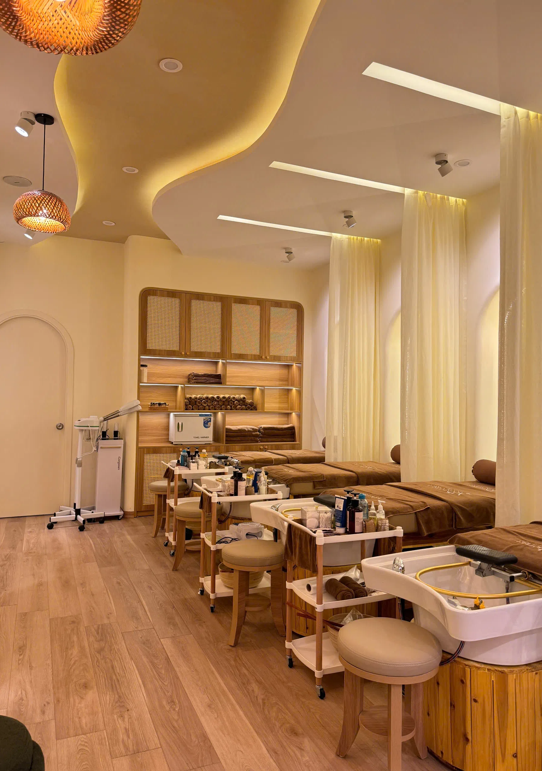 https://cdn-kvweb.citigo.net/merchant/ae53feefefe8c1688e50586a1e56f5dc/cropped/1749992800/anh-Salon-5.webp