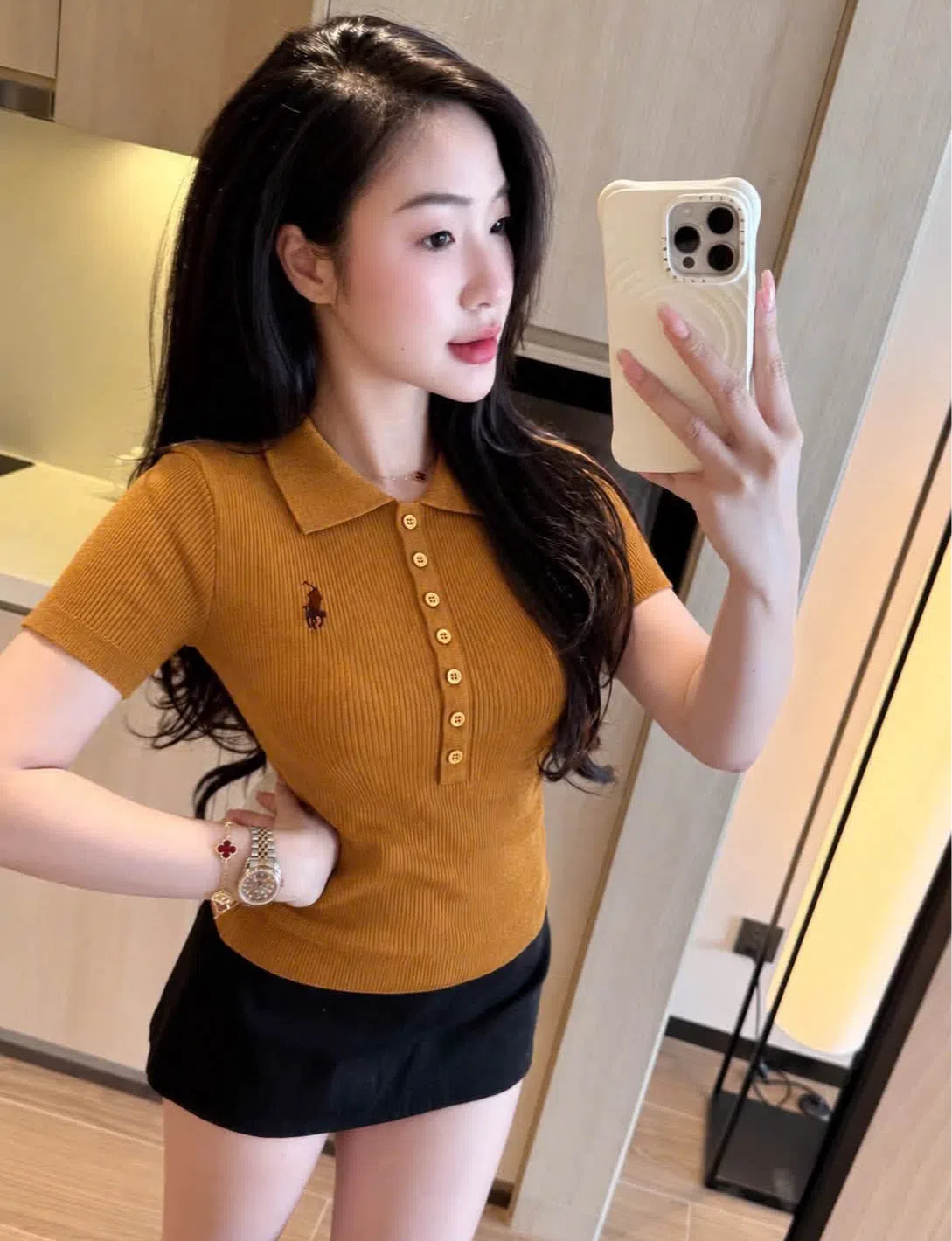 Mua hàng cùng jade maison